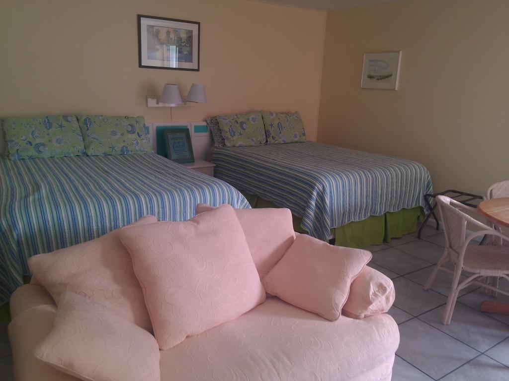 Sunshine Island Inn - Adults Only 새니벨 객실 사진