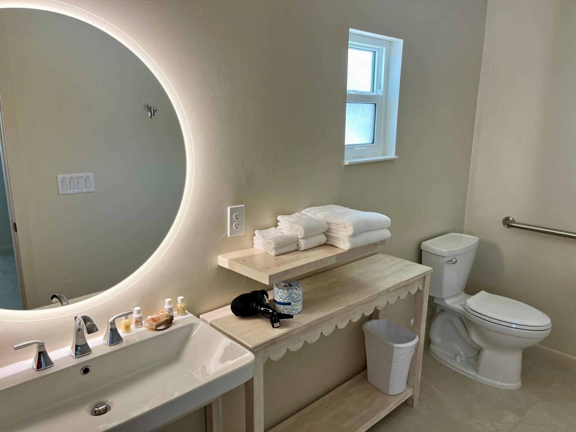 Sunshine Island Inn - Adults Only 새니벨 외부 사진